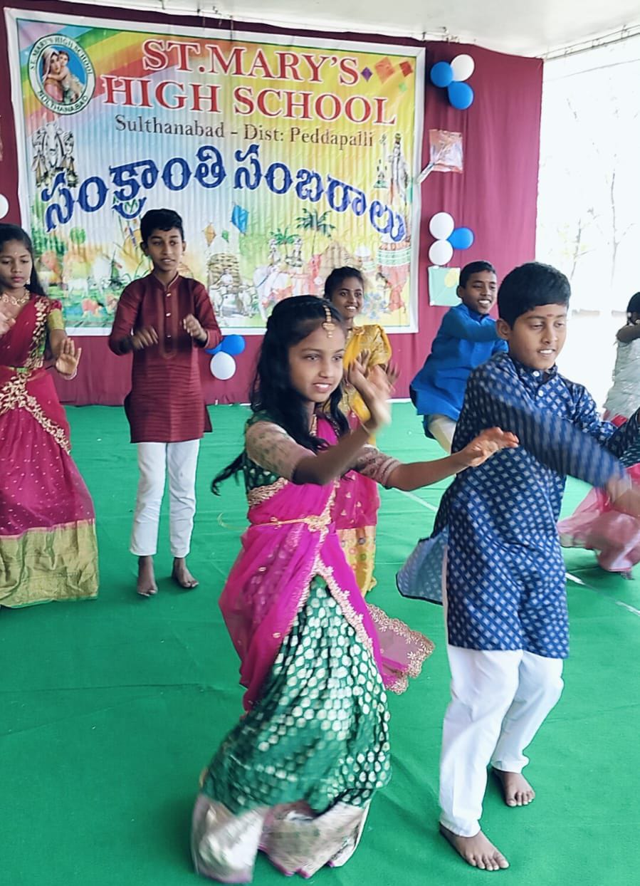 ముందస్తు గా సంక్రాంతి సంబరాలు