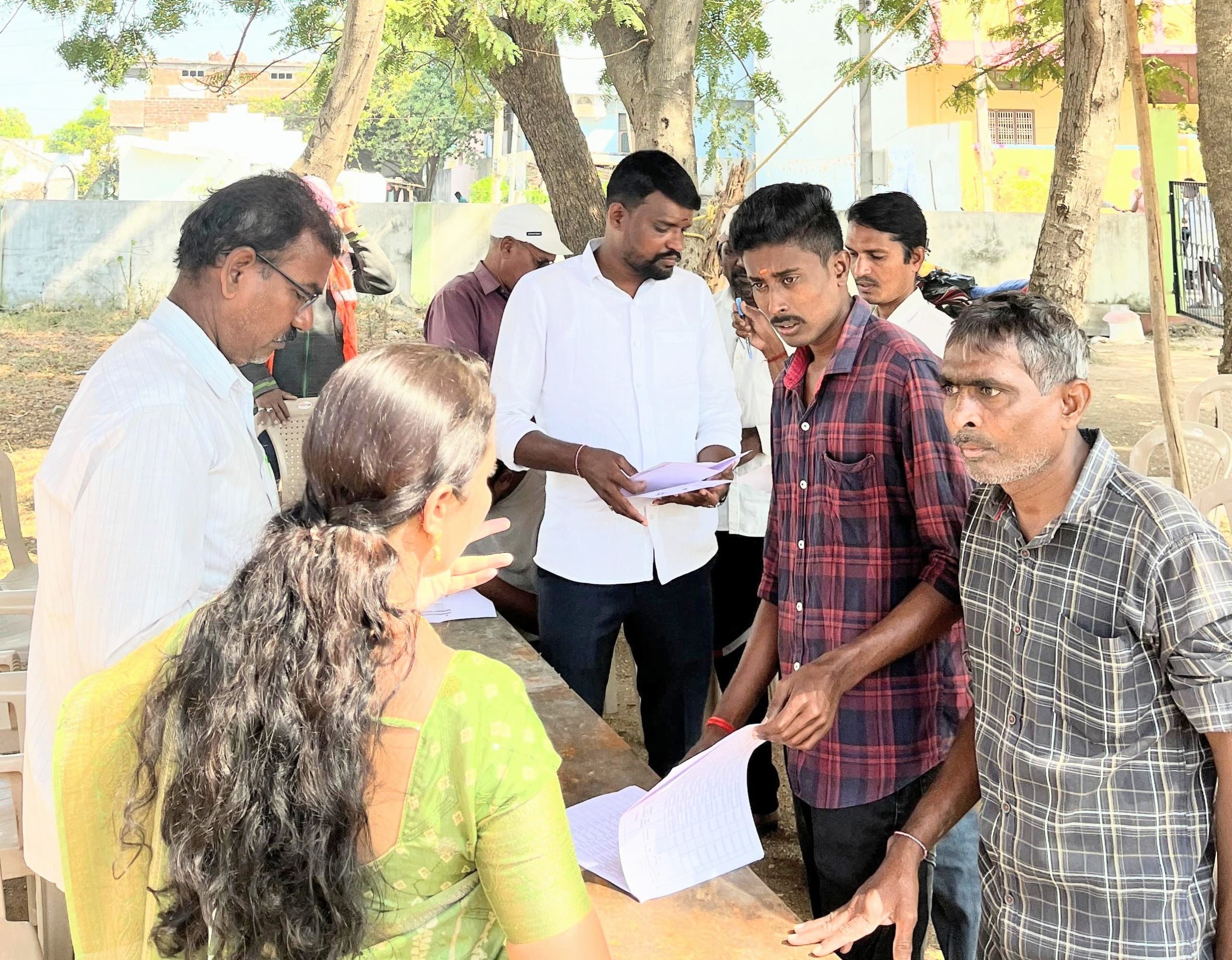 ప్రతిపక్ష పార్టీ నాయకుల మాటల ఉచ్చులో పడకండి..