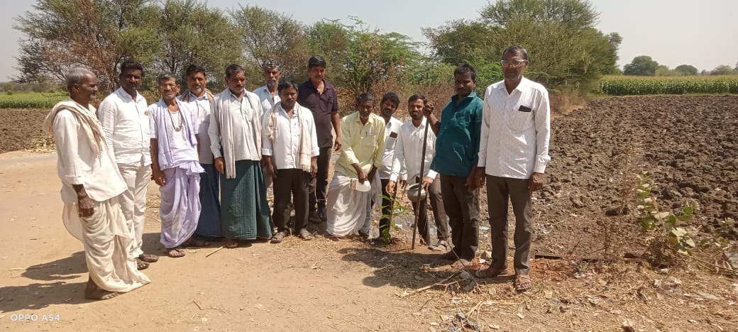 జంమ్గి బి,లో కెసిఆర్ జన్మదిన సందర్భంగా మొక్కలను నాటిన నాయకులు