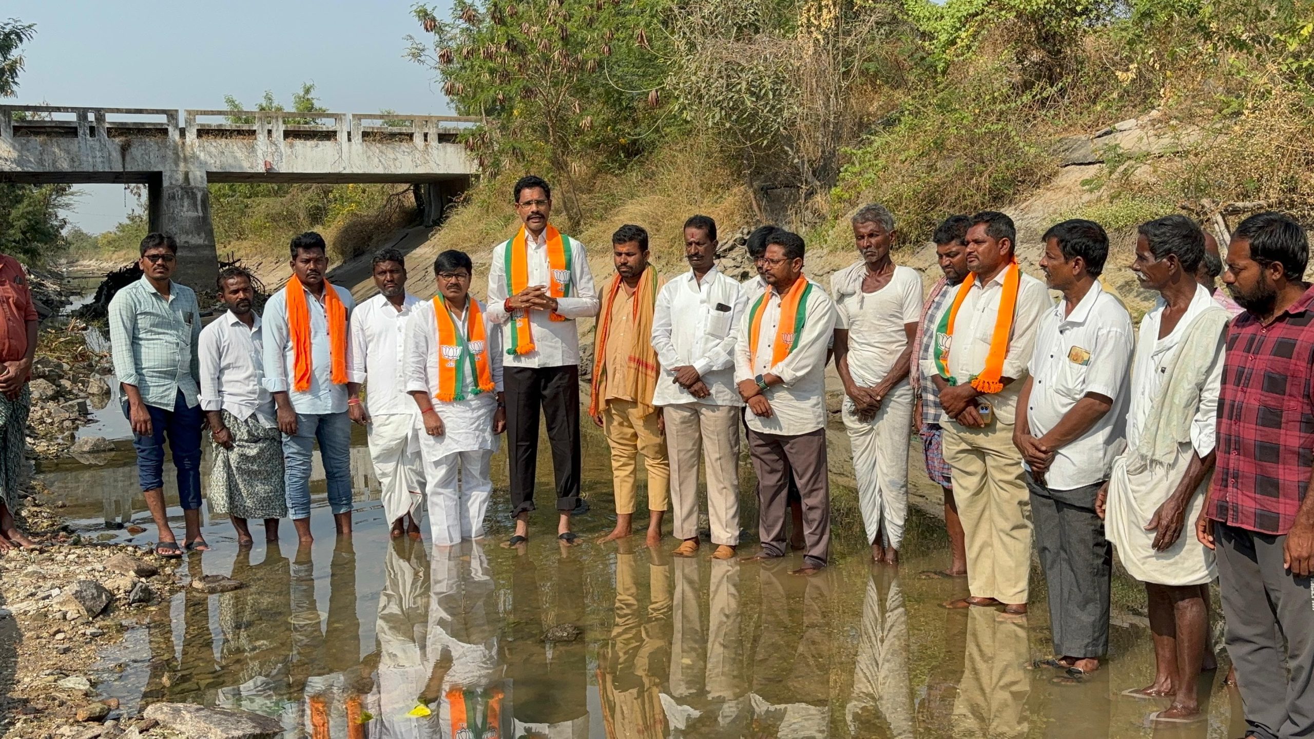 అర్ డి యస్ రైతులకు నీళ్లు ఇవ్వడం లో పూర్తిగా విఫలం ఐన కాంగ్రెస్ ప్రభుత్వం