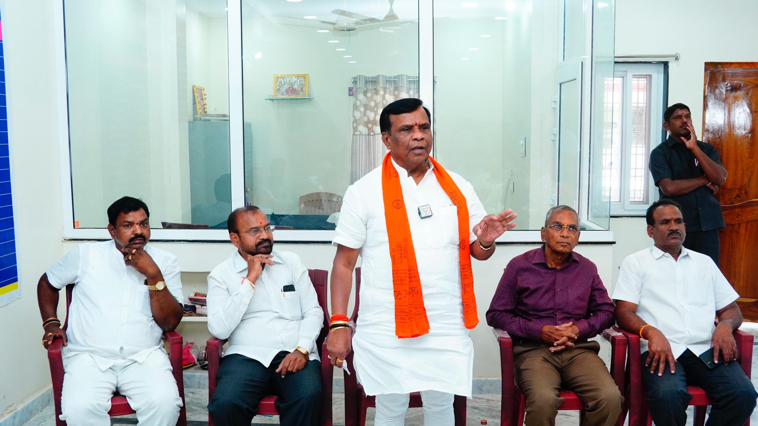 కాంగ్రెస్ ప్రభుత్వంలో నిరుద్యోగులకుభరోసాఏది..!