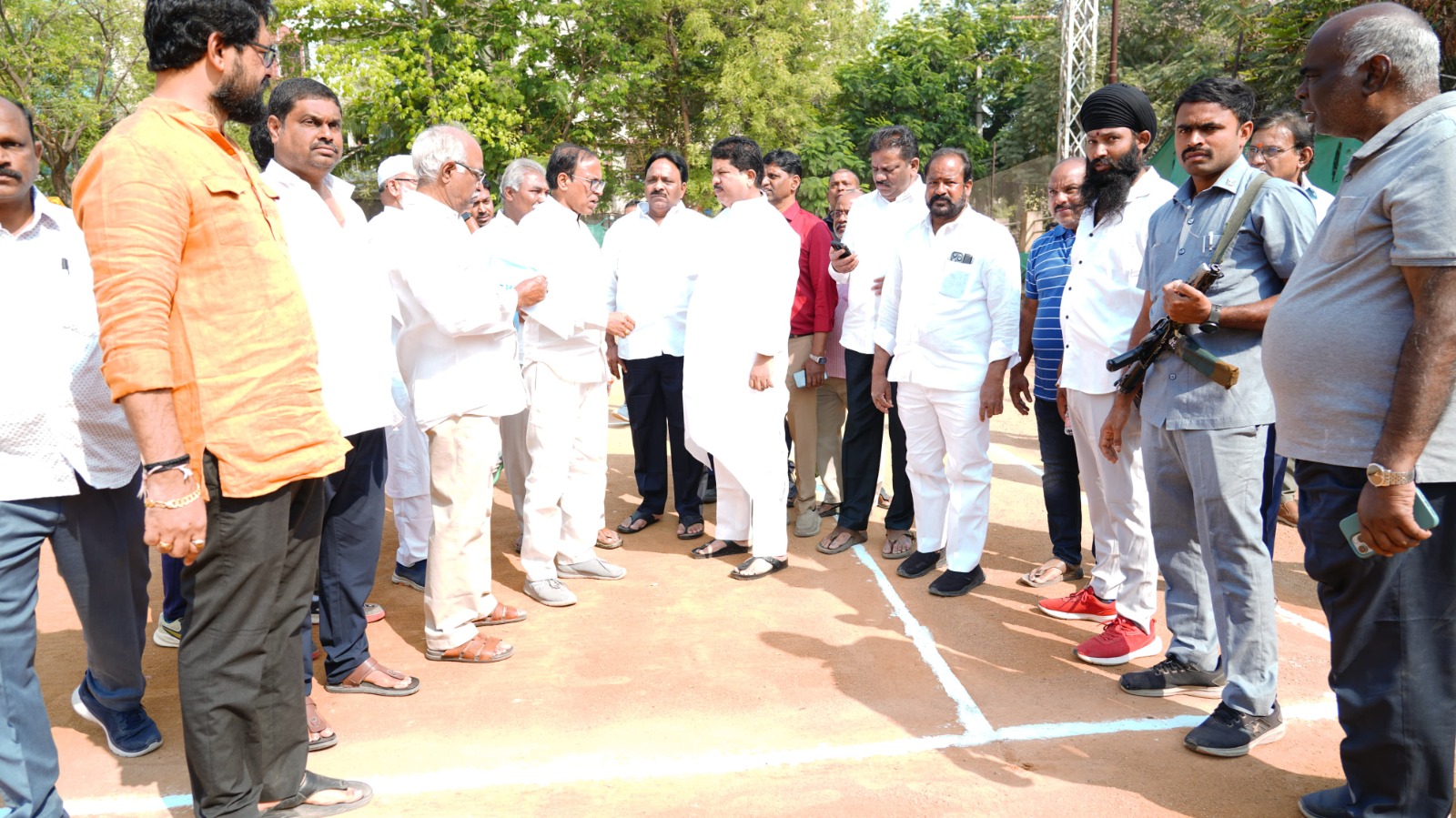 కూకట్పల్లి నియోజకవర్గంలో వివిధ ప్రాంతాల్లో పార్కులను పరిశీలించిన ఎమ్మెల్యే మాధవరం కృష్ణారావు