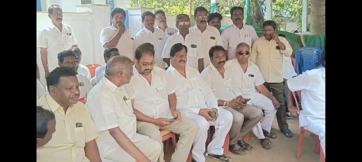 ఓటింగ్ సరళి ని పరిశీలించిన బుచ్చిబాబు