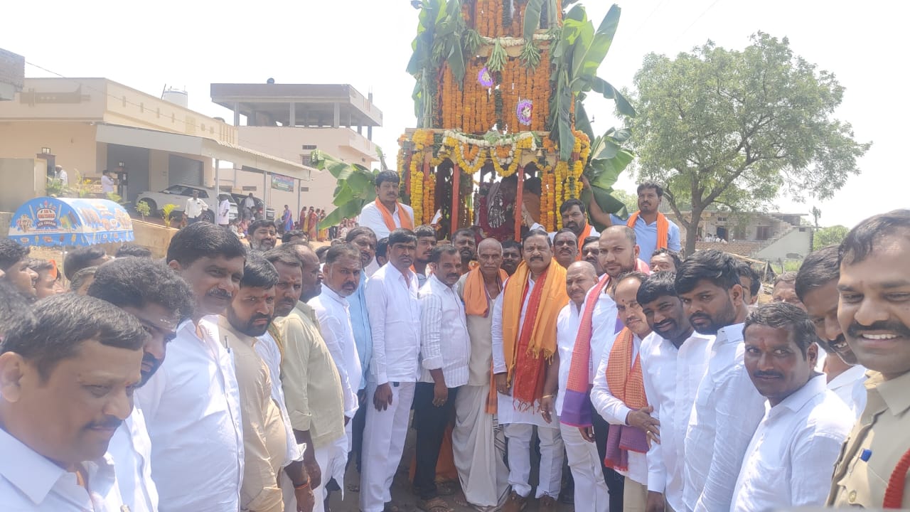 శ్రీ వీరభద్రేశ్వర స్వామి రథోత్సవంలో పాల్గొన్న ఎమ్మెల్యే టి. రామ్మోహన్ రెడ్డి