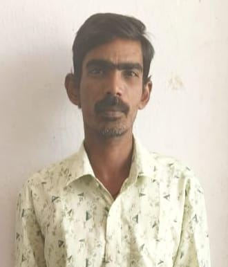 విలేకరి ముసుగులో అక్రమ వసూళ్లకు పాల్పడుతున్న విలేఖరి