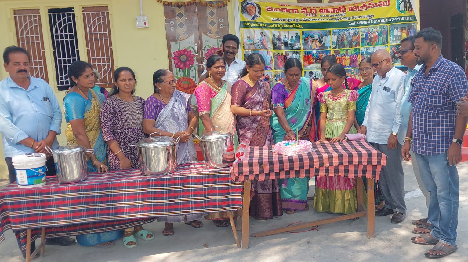 మహిళలు అన్ని రంగాలలో ముందు ఉండాలి