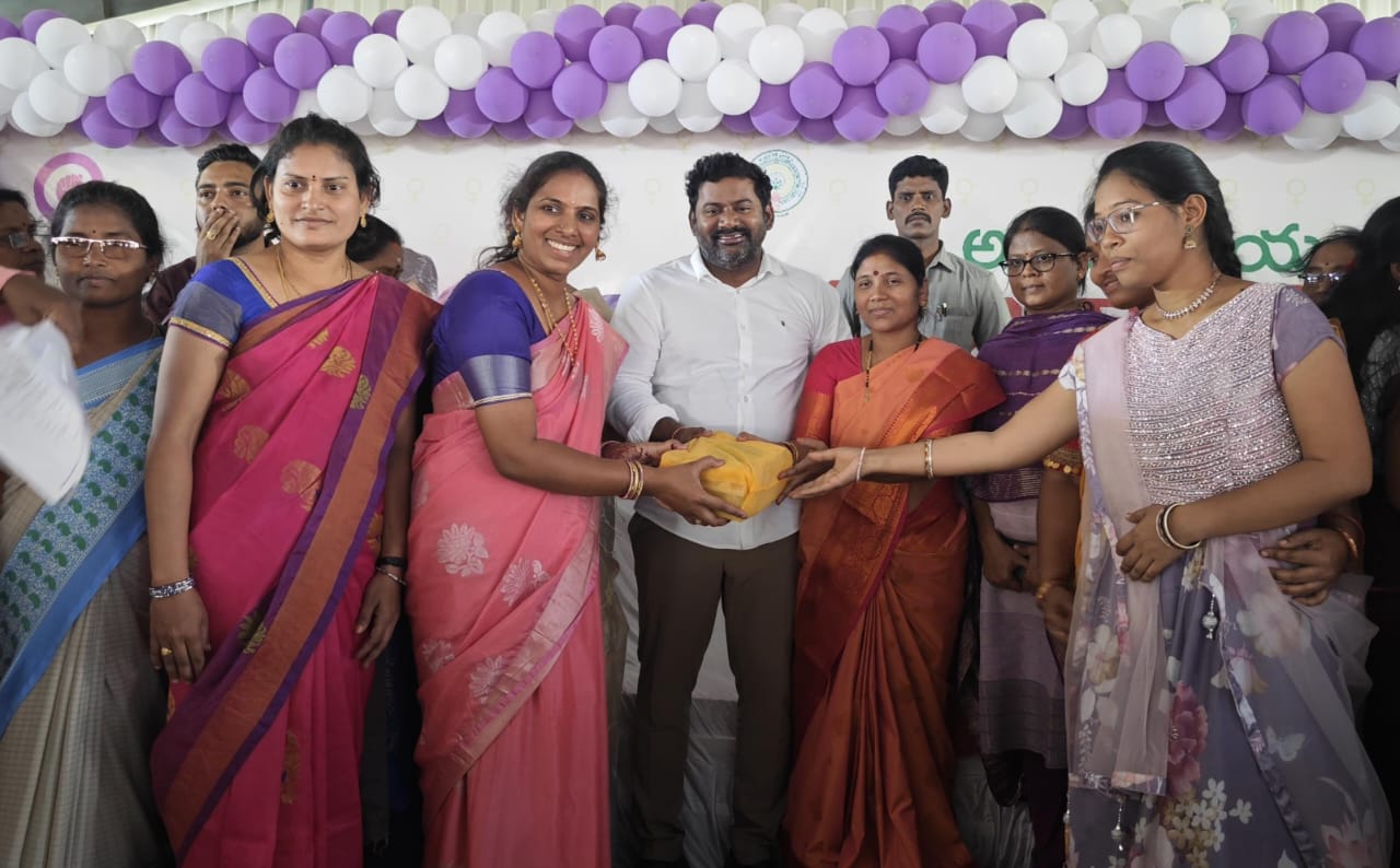 ప్రభుత్వం మహిళల సంక్షేమానికి పెద్దపీట వేస్తుంది