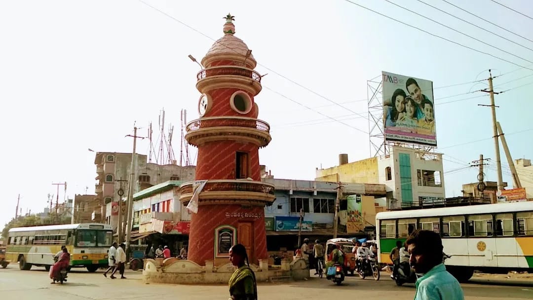 ఆక్రమణలు తొలగించండి.ప్రయాణికులకు బస్సు షెల్టర్ ఏర్పాటు చేయండి.