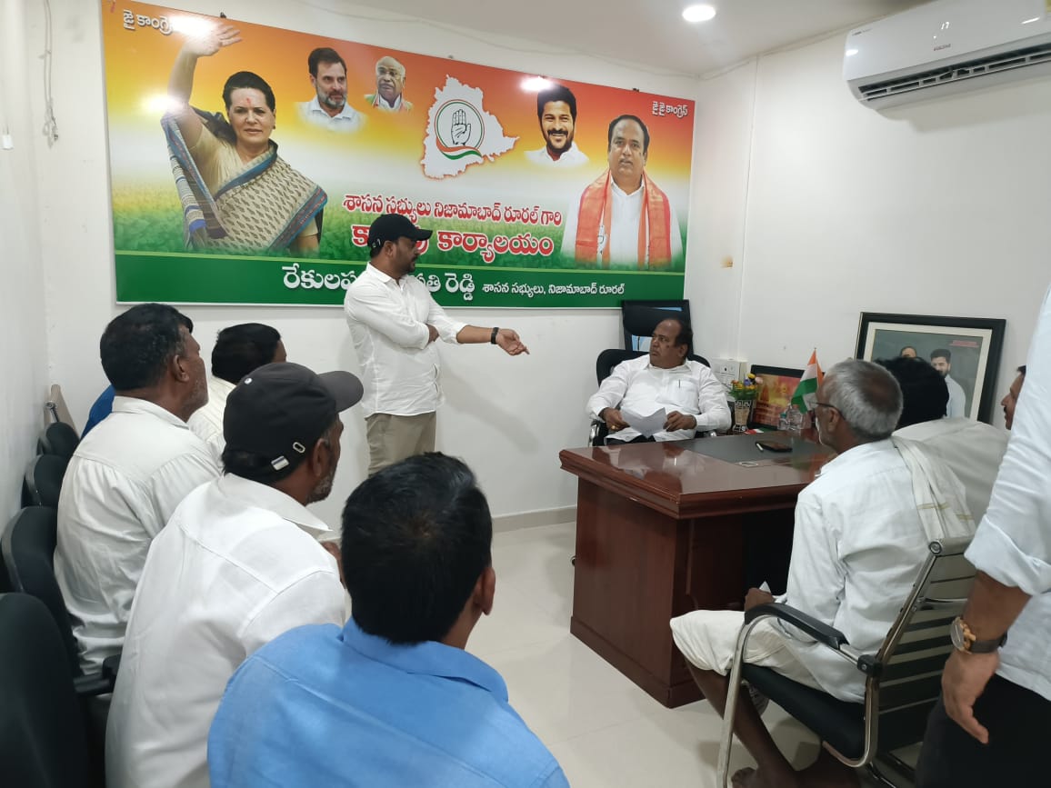 రూరల్ ఎమ్మెల్యేకు పలు గ్రామ సమస్యలు వివరించిన యువజన నాయకుడు..!
