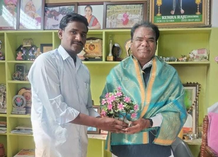 ఎస్సి, ఎస్టీ కమిషన్ ను ఆశ్రయంచే బాధితులకు సత్వర న్యాయం జరిగేల చుడాలి.