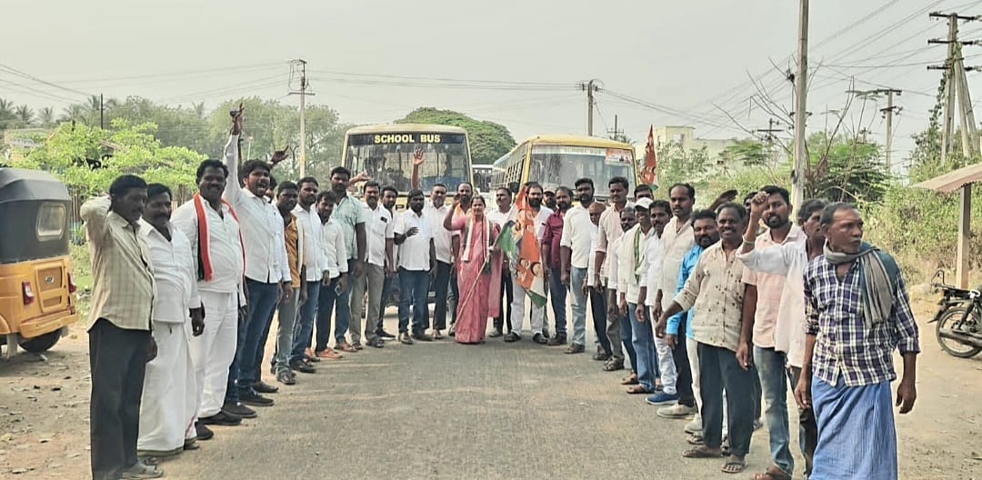 సీఎం సభకు భారీగా తరలిన కాంగ్రెస్ శ్రేణులు.