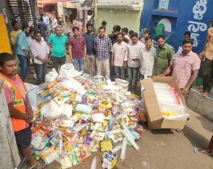 ప్లాస్టిక్‌ దుకాణాలపై ఒక ఆకస్మిక దాడులు