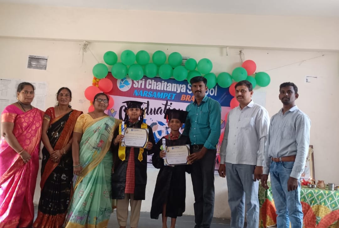 శ్రీ చైతన్య పాఠశాలలో ఘనంగా గ్రాడ్యుయేషన్ డే….
