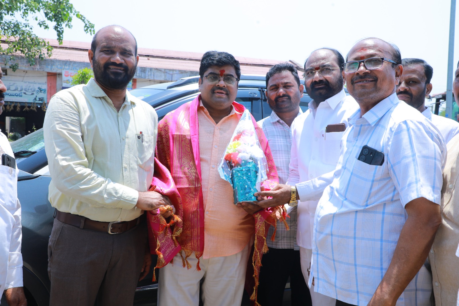 ప్రతి ఒక్కరు సేవా భావాన్ని అలవర్చుకోవాలి