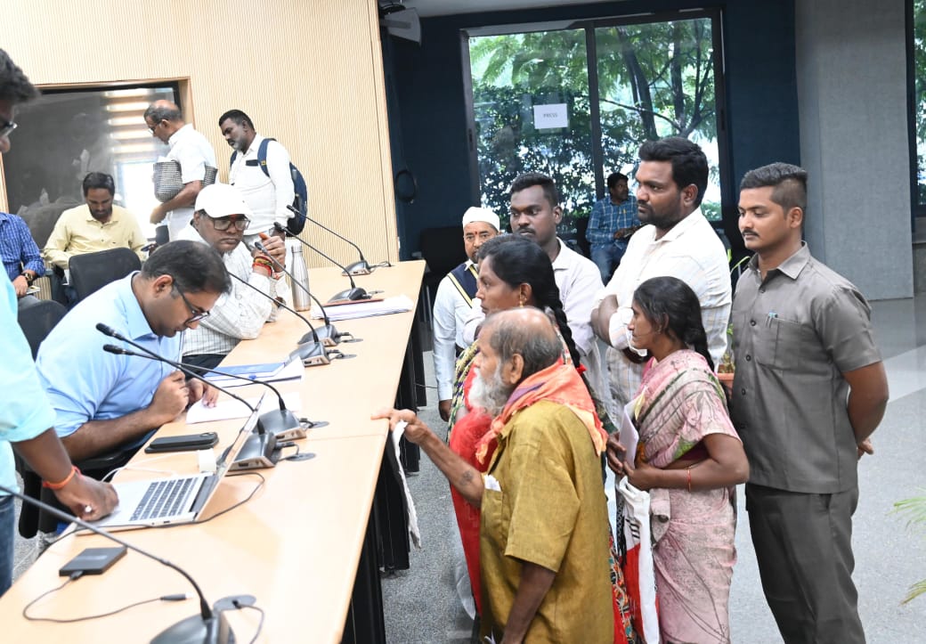 అర్జీల పరిష్కారం సత్వరమే పూర్తి చేయాలి…. జిల్లా కలెక్టర్ కోయ శ్రీ హర్ష