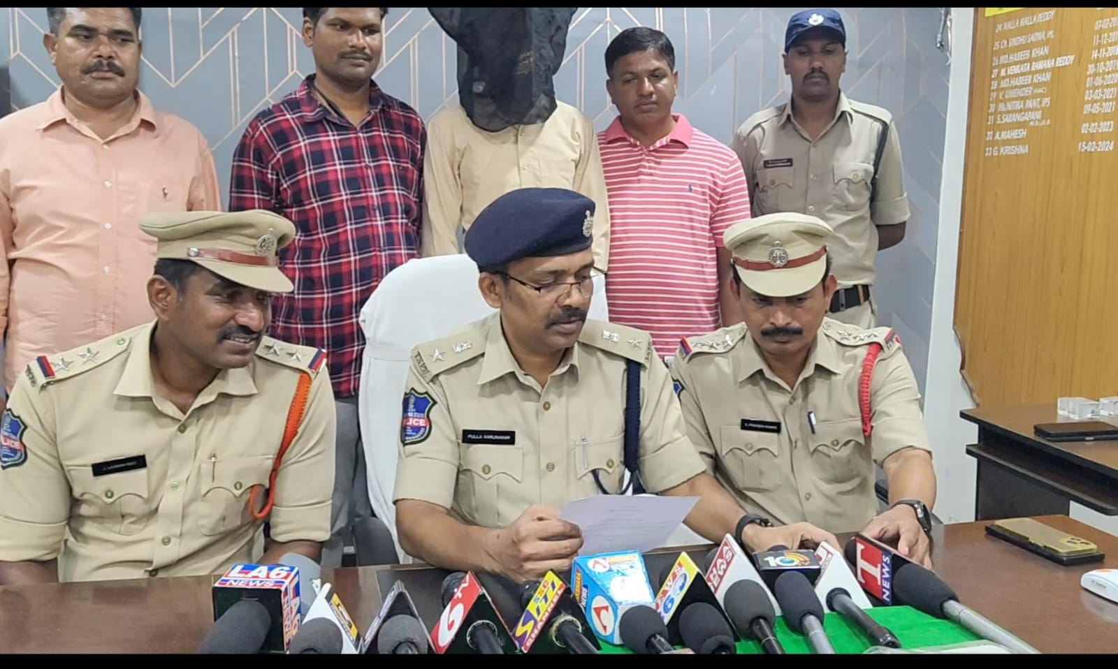 గంజాయి అక్రమ రవాణా చేస్తున్న వ్యక్తుల అరెస్ట్