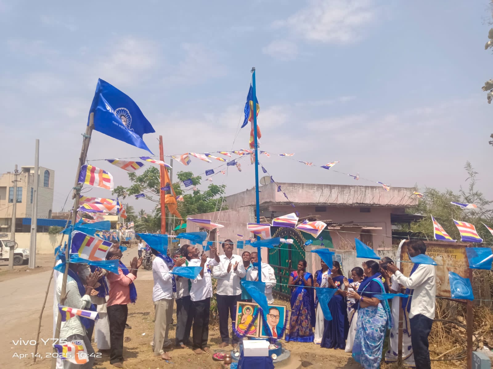 మహనీయులు కల్పించిన హక్కులు అందరూ వినియోగించుకోవాలి
