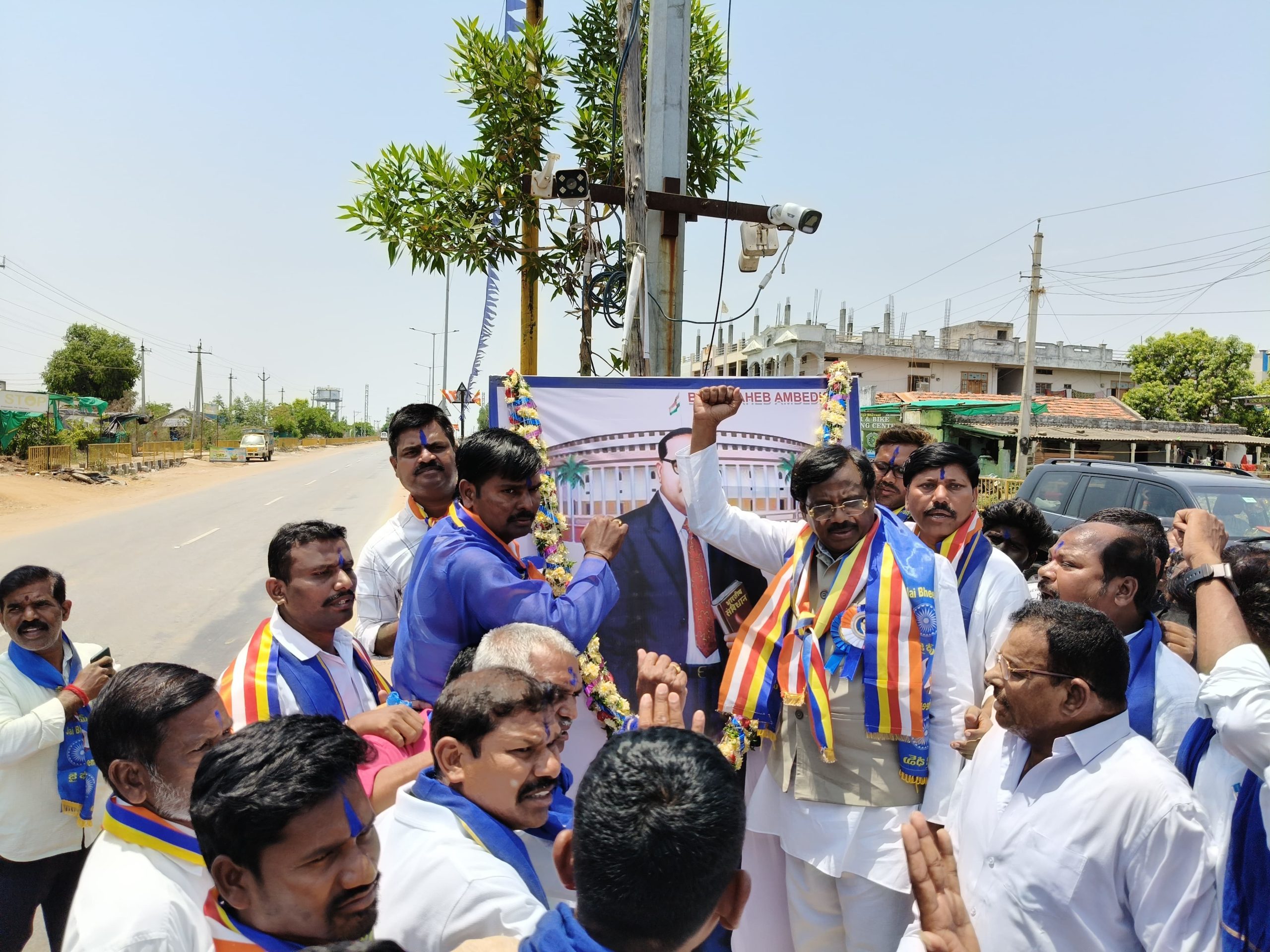 అంబేద్కర్ ఆలోచనలే దేశానికి ఆదర్శం