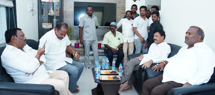 ఏపీఆర్డీసి ఛైర్మన్ ప్రగడను పరామర్శించిన ఎమ్మెల్యే సుందరపు