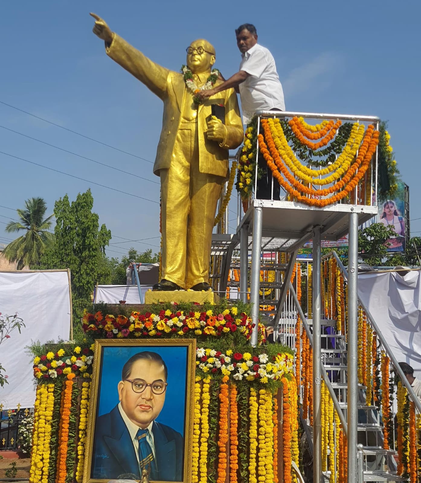 దేశభక్తికి దేశాభివృద్ధికి పాలుపంచుకుందాం