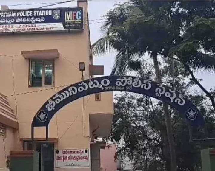 కన్నకూతురిపై తండ్రి అత్యాచారం