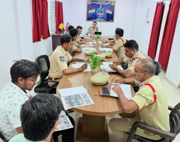 సబ్ డివిజన్ పరిధిలో బ్లాక్ స్పాట్ ప్రదేశాలు గుర్తింపు..రివ్యూ మీటింగ్లో ఏసిపి శ్రీనివాస్ జి..