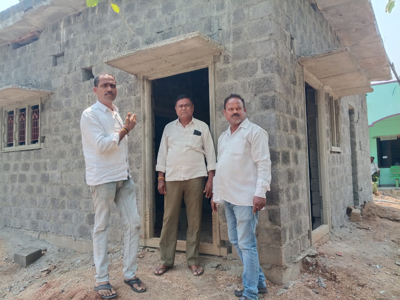 ఇందిరమ్మ మోడల్ ఇంటి నిర్మాణం పరిశీలన