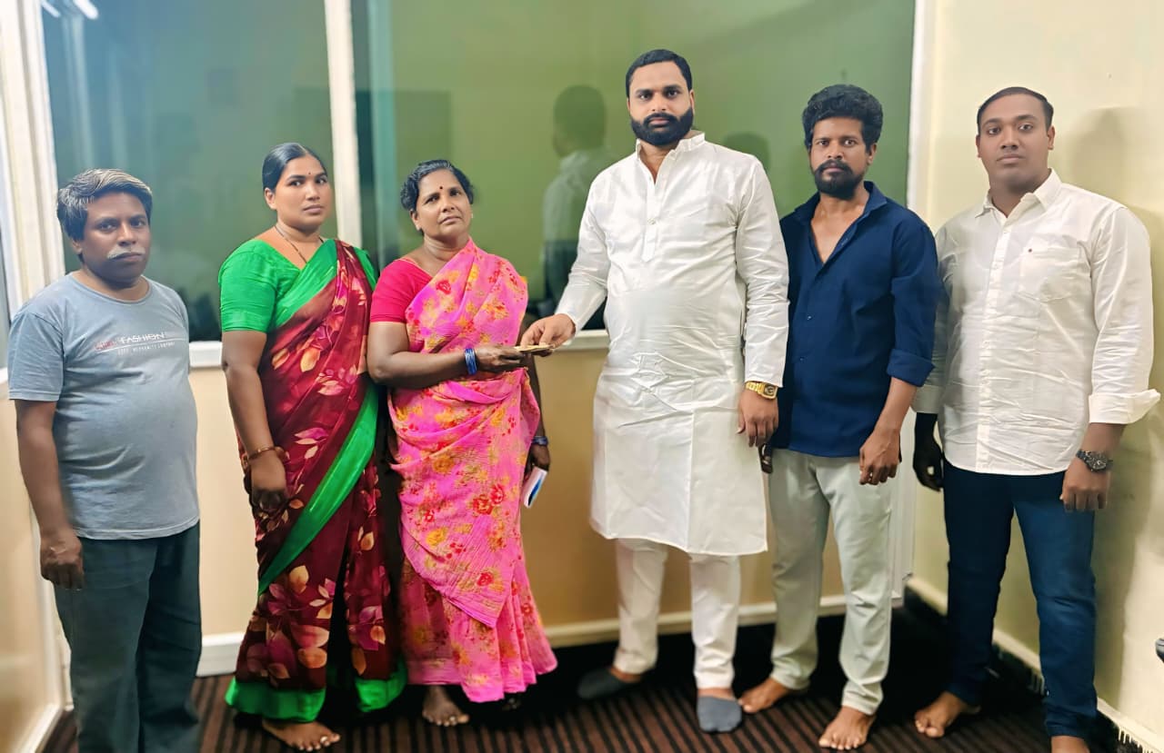 దహన సంస్కారాలకు ఆర్థిక సహాయం అందజేసిన .ఏకే ఫౌండేషన్ చైర్మన్ షేక్ అబ్దుల్ ఖదీర్.