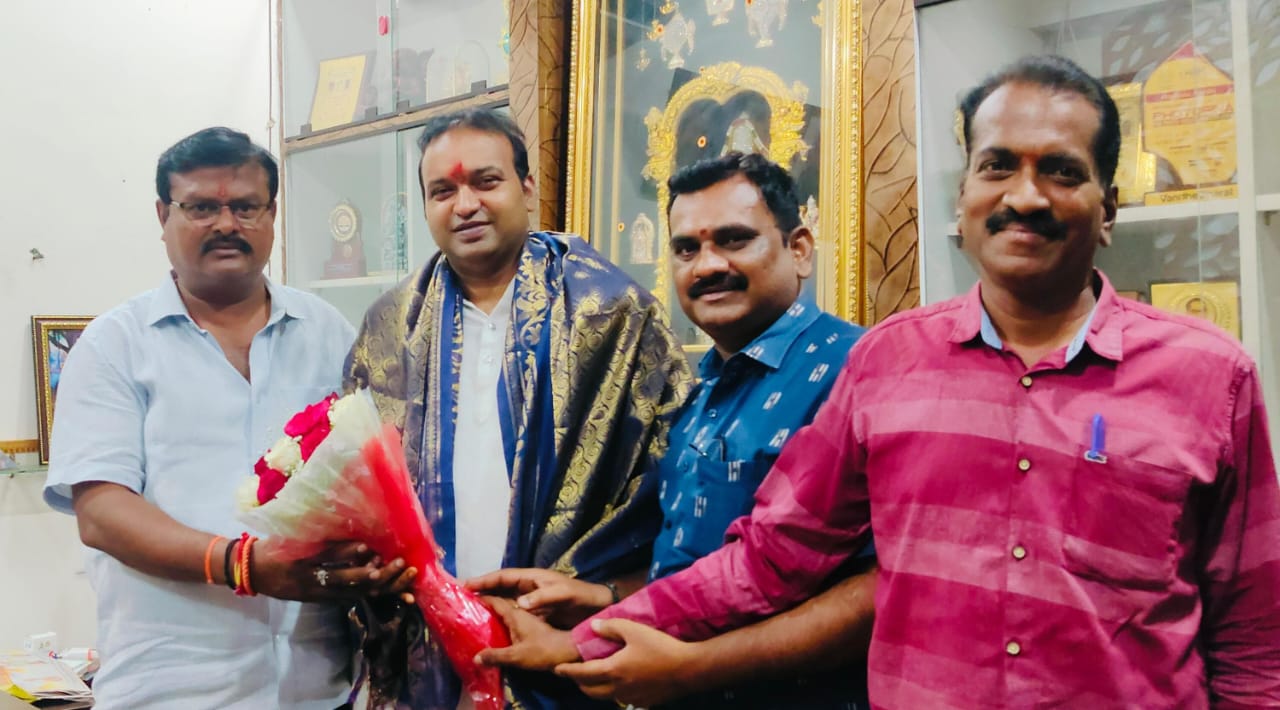 కూకట్ పల్లిలో ఘనంగా నిర్వహించిన తెలంగాణ ఓబీసీ వర్కింగ్ చైర్మన్ తూము వినయ్ కుమార్ జన్మదిన వేడుకలు