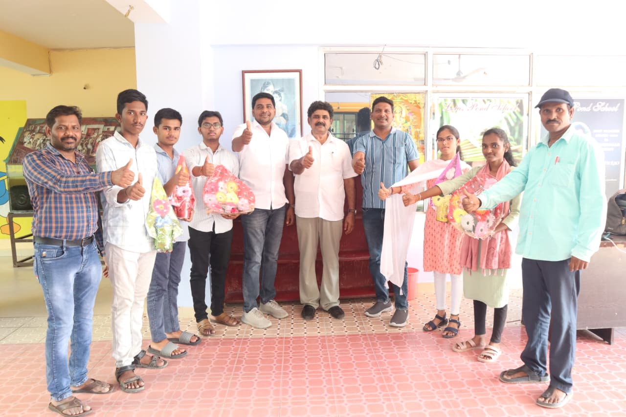 ఇంటర్ ఫలితాలలో స్రవంతి కళశాల విద్యార్థుల విజయం