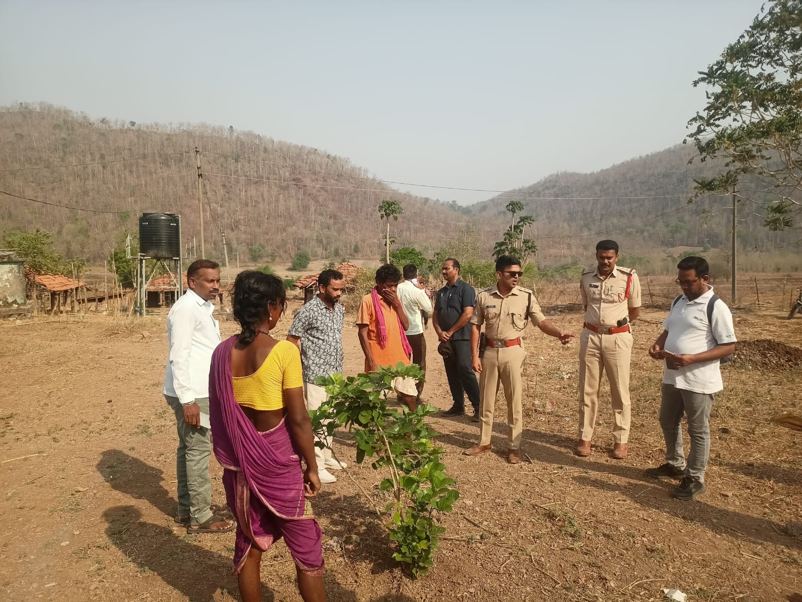 మూడ నమ్మకాలను విడానడలి ఏఎస్పీ చిత్తరంజన్