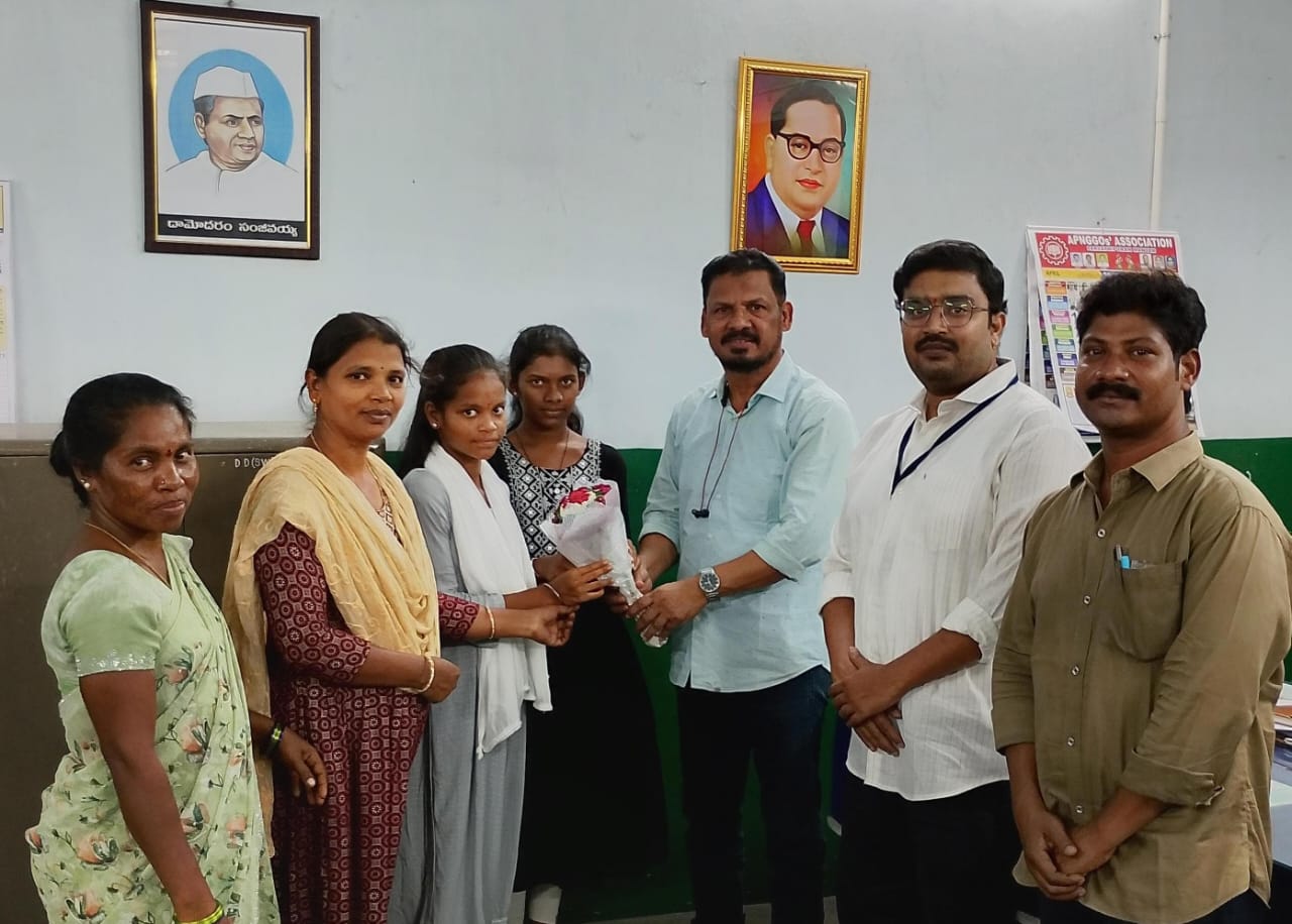 విశేష ప్రతిభను చూపిన సాంఘిక సంక్షేమ శాఖ విద్యార్థినులు