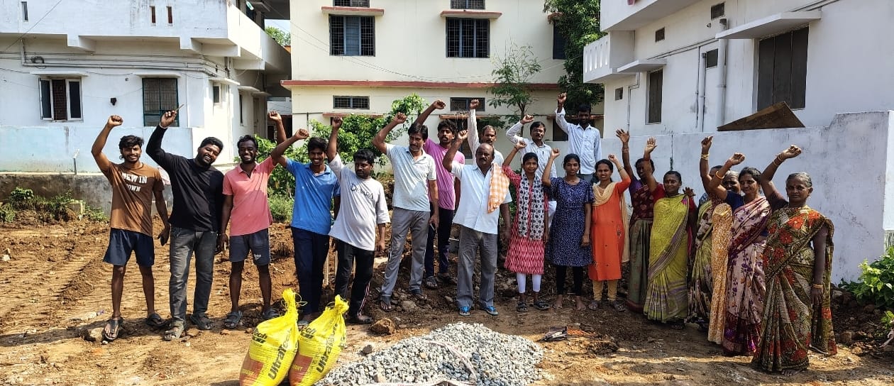 కొత్త సెల్ ఫోన్ టవర్ నిర్మాణం వెంటనే ఆపాలి