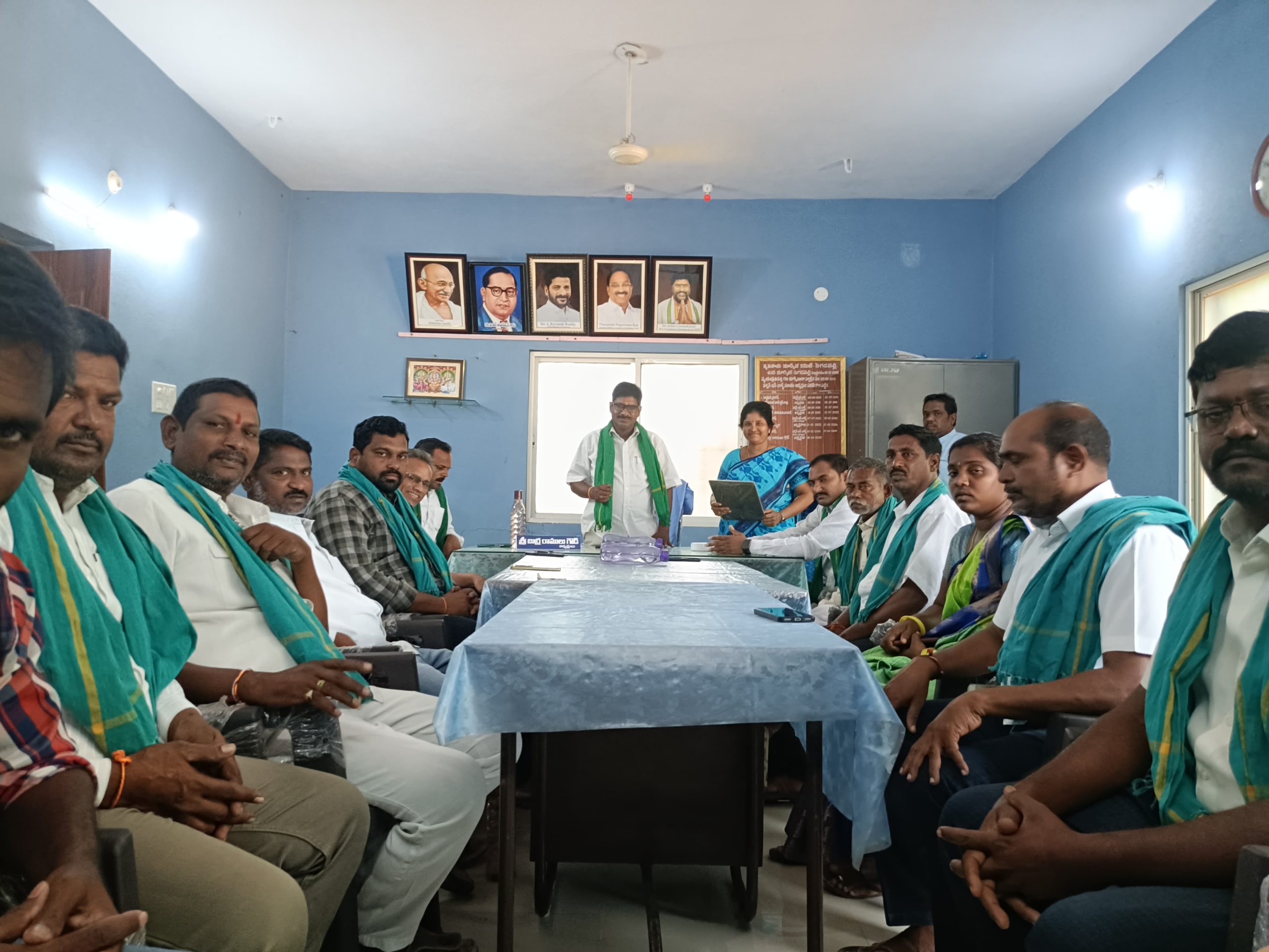 మార్కెట్ కమిటీ తొలి సమావేశం