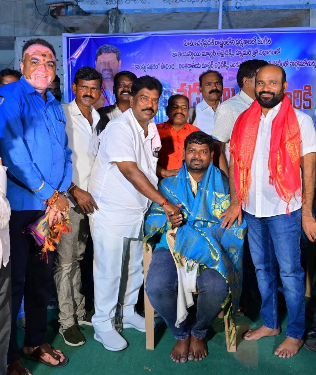 అంతర్జాతీయ మాస్టర్ అథ్లెటిక్స్ పోటీలకు ఎంపికైన రఘును ఘనంగా సన్మానించిన ప్రముఖులు