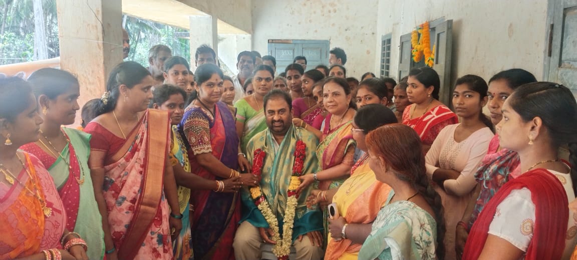 నడిమిలంకలో కుట్టు మిషన్ శిక్షణ సెంటర్ ప్రారంభోత్సవం:- ఎమ్మెల్యే దాట్ల బుచ్చిబాబు.