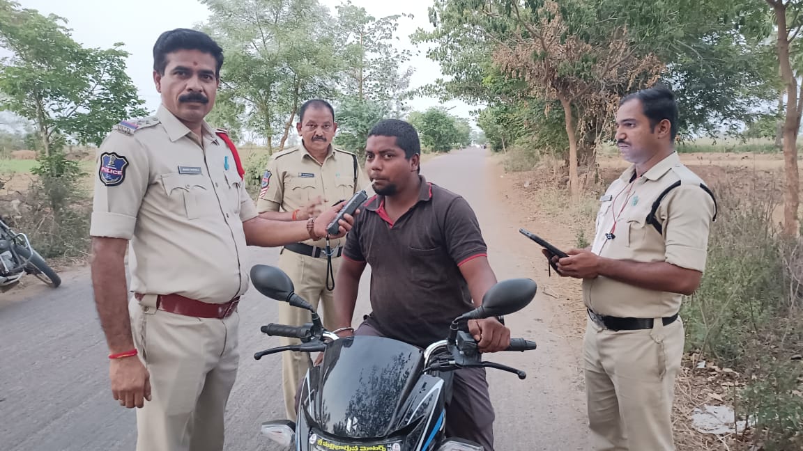 మద్యం సేవించి వాహనాలు నడిపితే కఠిన చర్యలు తప్పవు -ఏర్గట్ల ఎస్సై బి. రాము