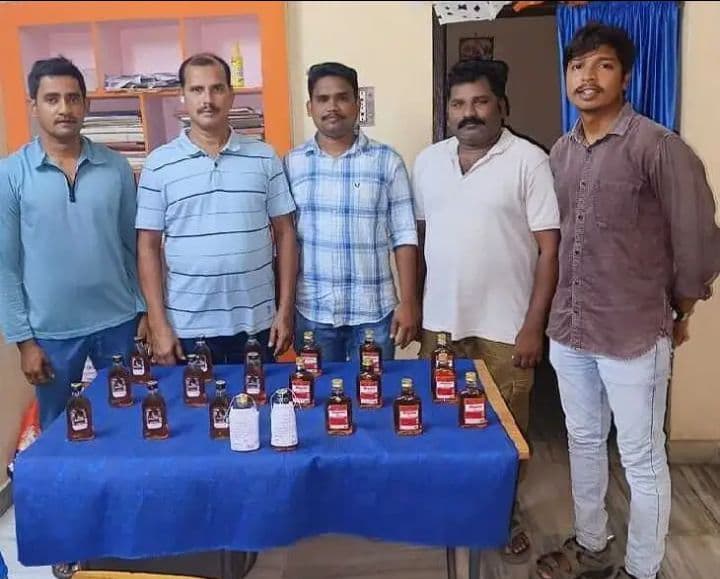 విజయనగరంలో అక్రమంగా మద్యం అమ్ముతున్న వ్యక్తి అరెస్ట్‌