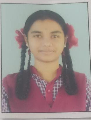 కే జి బి వి విద్యాలయం లో మొదటి స్థానంలో కీర్తన