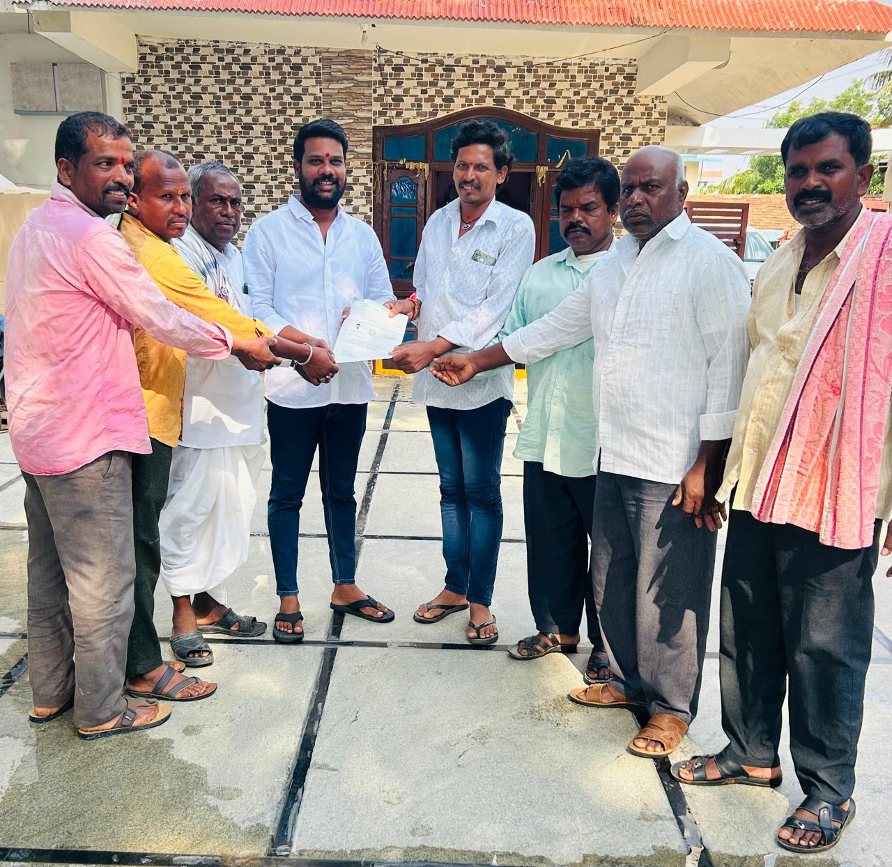 ముఖ్యమంత్రి సహాయనిధి చెక్కు అందజేత