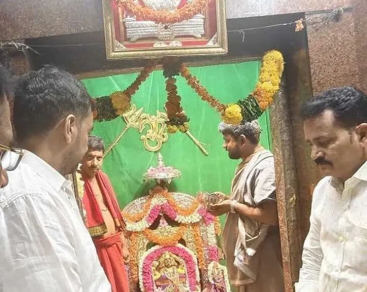 పైడితల్లి అమ్మవారి ఆలయంలో కిమిడి నాగార్జున పూజలు