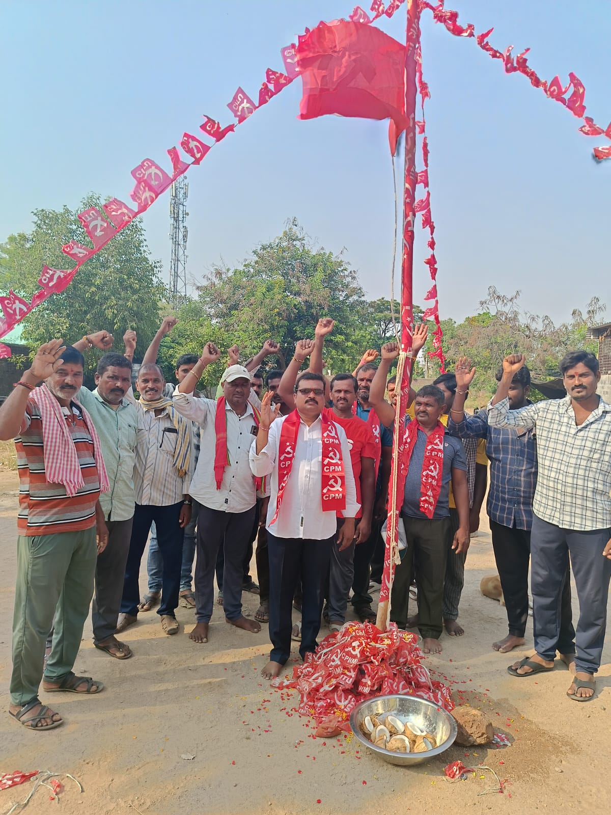 చికాగో అమరవీరుల స్ఫూర్తితో పోరాడుదాం