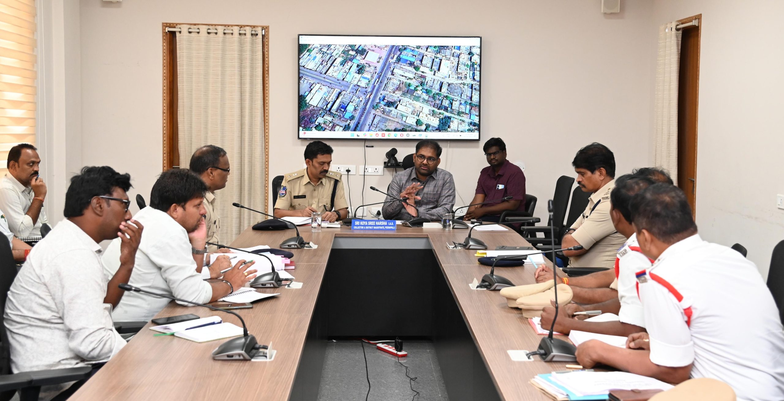 రోడ్డు ప్రమాదాల నియంత్రణకు పటిష్ట చర్యలు:: జిల్లా కలెక్టర్ కోయ శ్రీ హర్ష