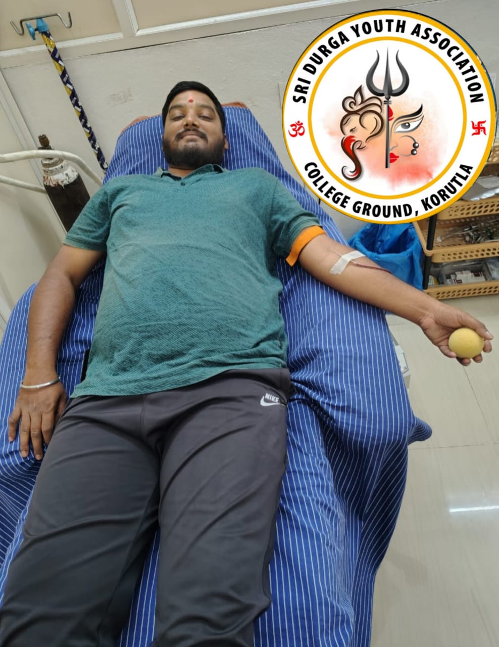 అత్యవసర సమయంలో రక్తదానం చేసిన నవీన్.