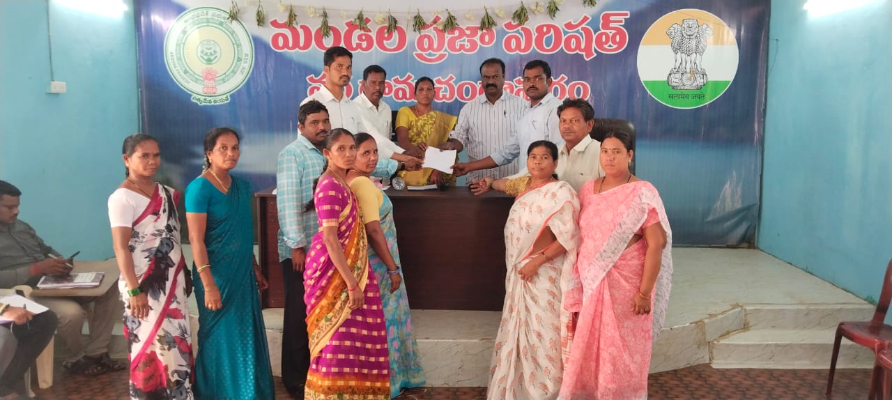 మెగా డీఎస్సీ నుంచి ఏజెన్సీ ప్రాంత టీచర్ పోస్టులు మినహాయించి ప్రత్యేక ఏజెన్సీ డీఎస్సీ ద్వారా భర్తీ చేయాలని కోరుతూ