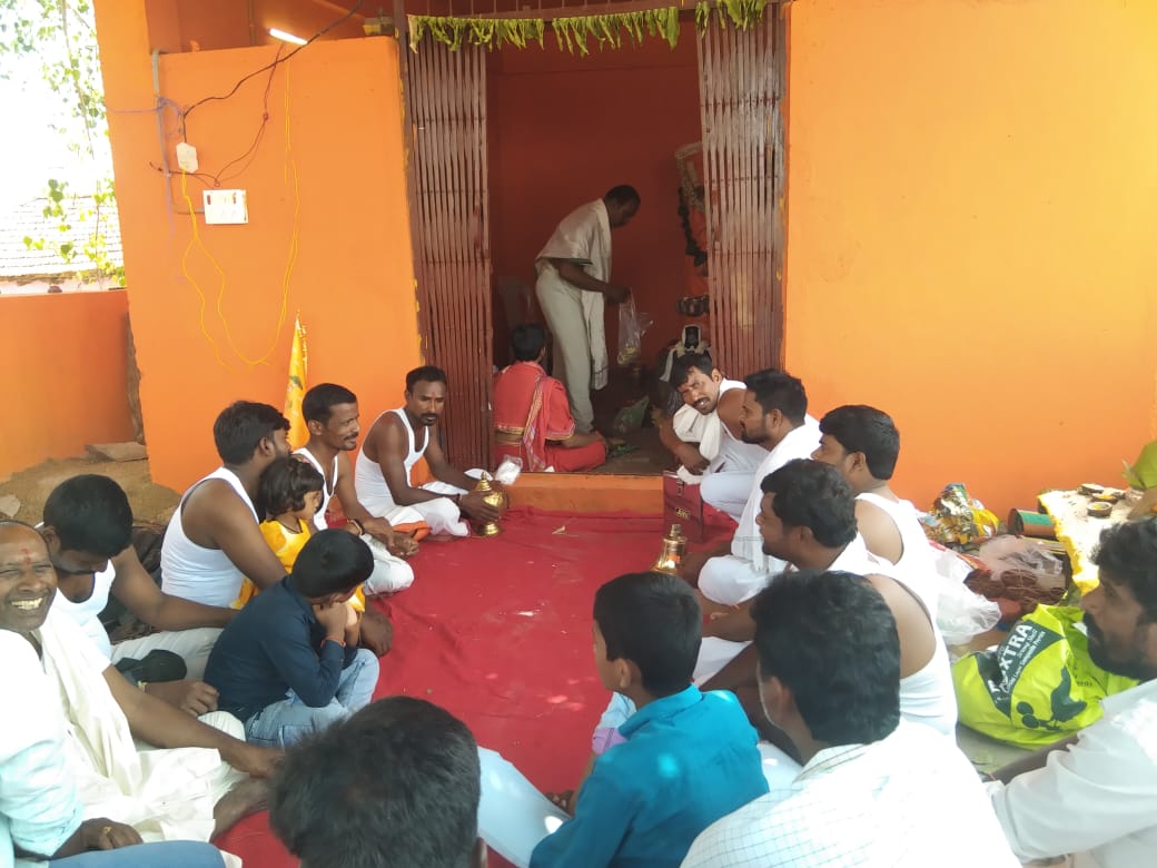 అభయాంజనేయ స్వామి దేవస్థానం ప్రతిష్ట నిర్వహించడం జరిగింది