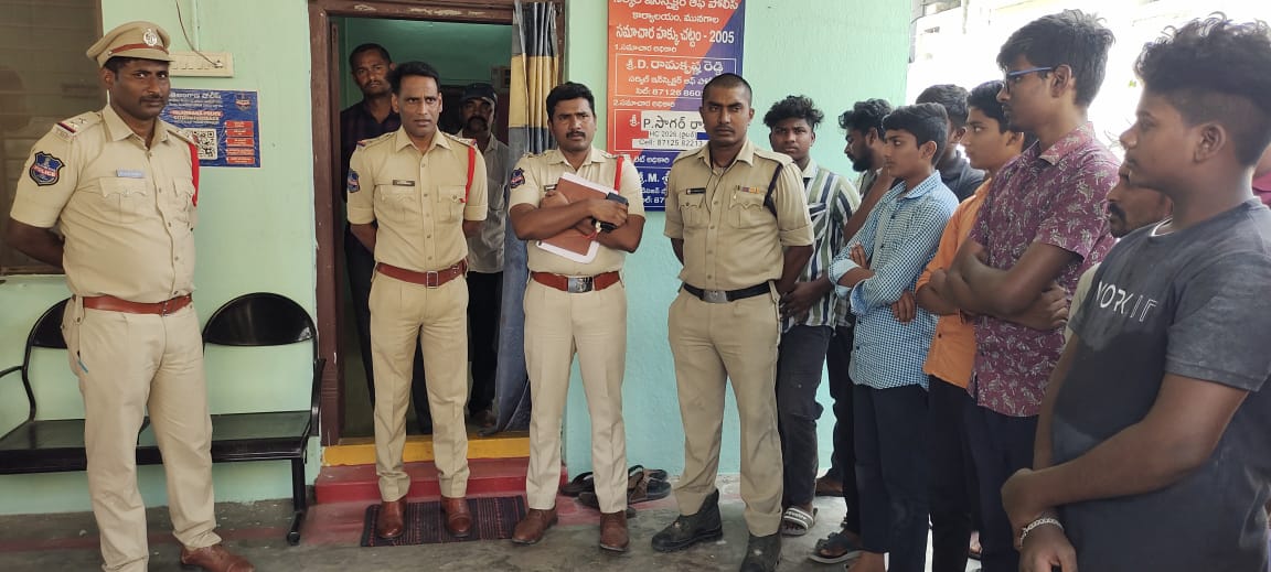మైనర్ డ్రైవింగ్ చేస్తూ పట్టుబడితే వాహన యజమానులపై, తల్లిదండ్రులపై చర్యలు తప్పవు