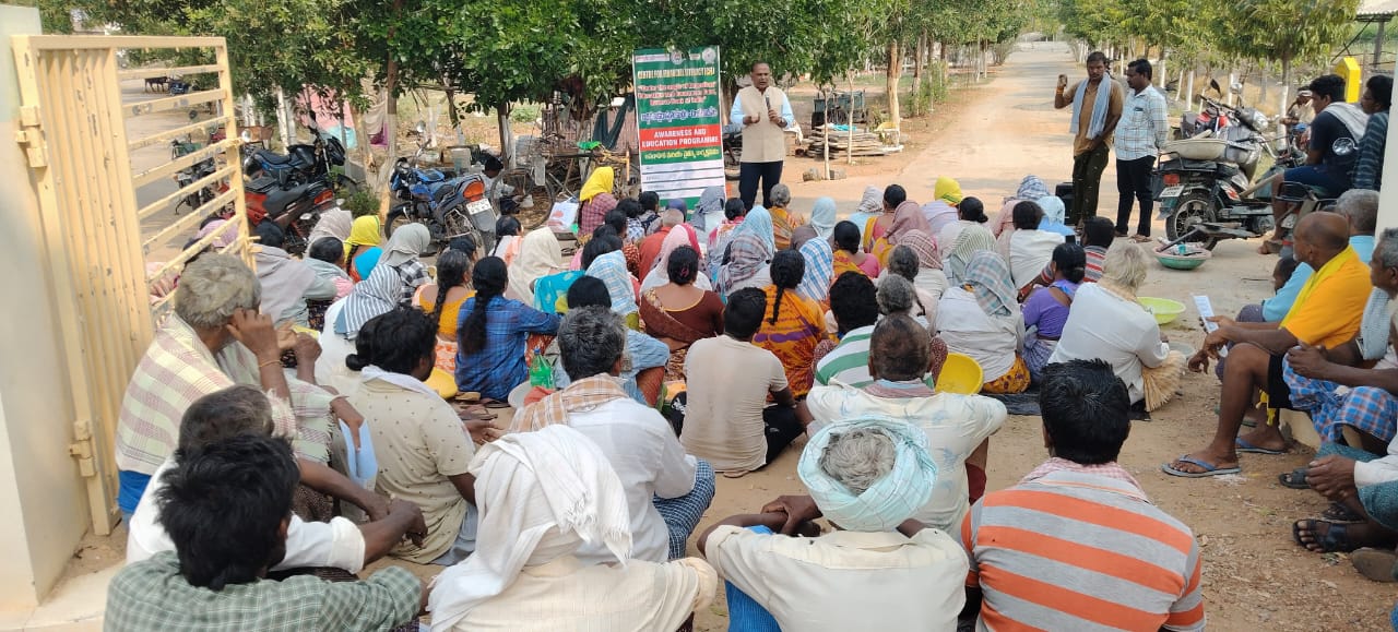 బ్యాంకు సేవలను సద్వినియోగం చేసుకోవాలి