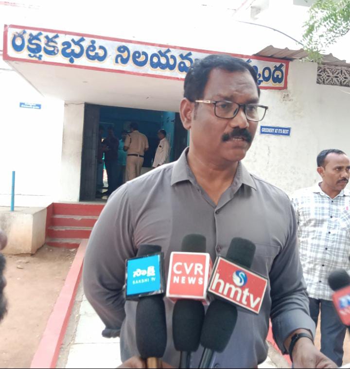 బిచ్కుంద పోలీస్ స్టేషన్ లో ఏసీబీ అధికారుల సోదాలు