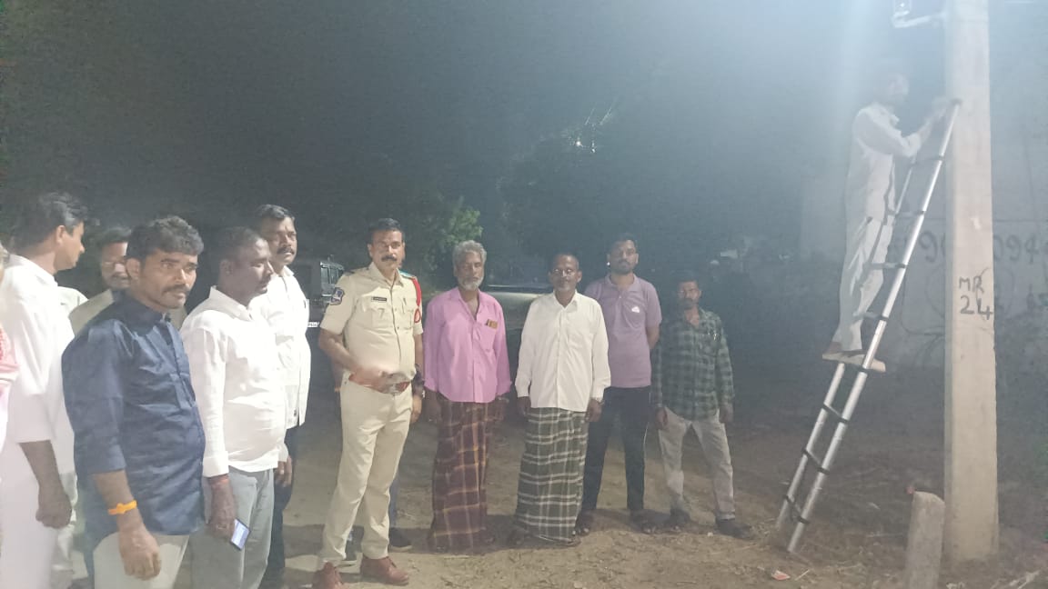 బట్టాపూర్ లో సీసీ కెమెరాలు ఏర్పాటు చేసిన గ్రామాభివృద్ధి కమిటీ